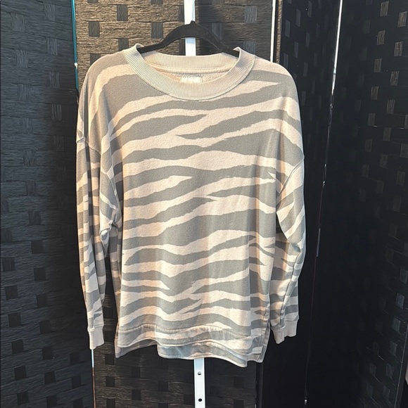 American Eagle Outfitters Tops - *SALE* American Eagle Zebra Striped Sweatshirt Size Small